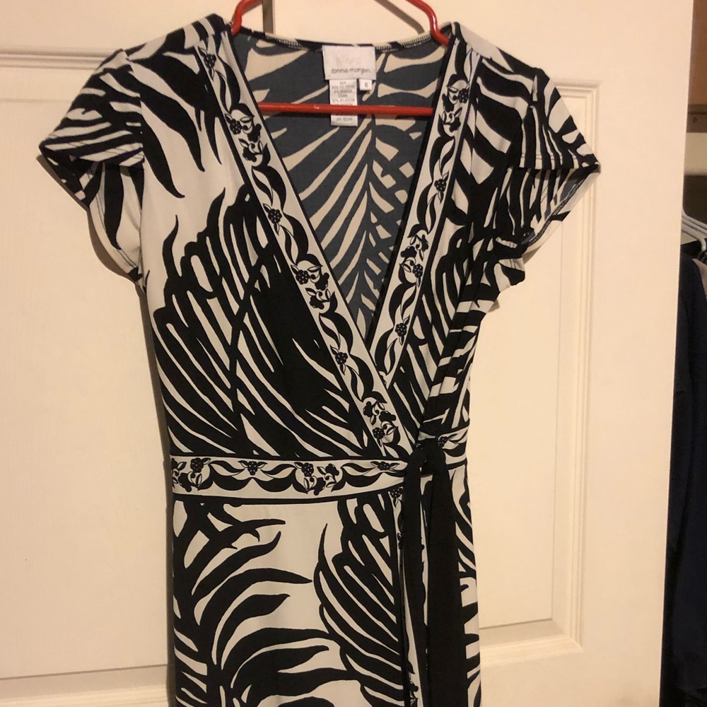 Black/white floral dress